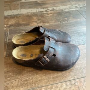 Size 38 W Boston Birkenstock shoe